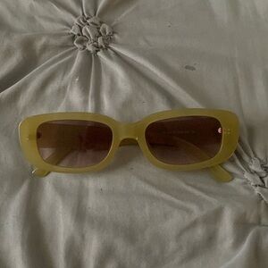 Cute bougie greenish sunglasses